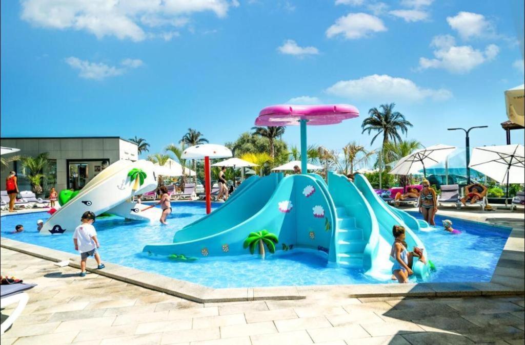 Alezzi Beach Resort Nautica Năvodari Extérieur photo